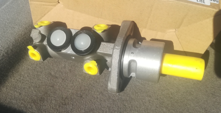 CHERY Цилиндр тормозной главный без ABS AMULET A113505010 EAN:DAX0001020078