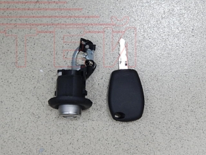 FRANCE CAR Личинка замка багажника с кнопкой FCR210251 OE:7701367940 EAN:3500635535450