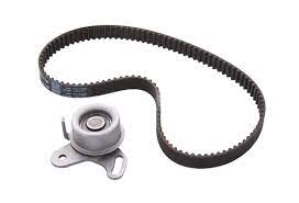 GATES Ремень ГРМ [110 зуб.,22mm] + ролик K015568XS OE:2431222611 EAN:5414465978838