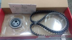 GATES Ремень ГРМ зубчатый с роликами, комплект K015473XS OE:7701472725 EAN:5414465978142