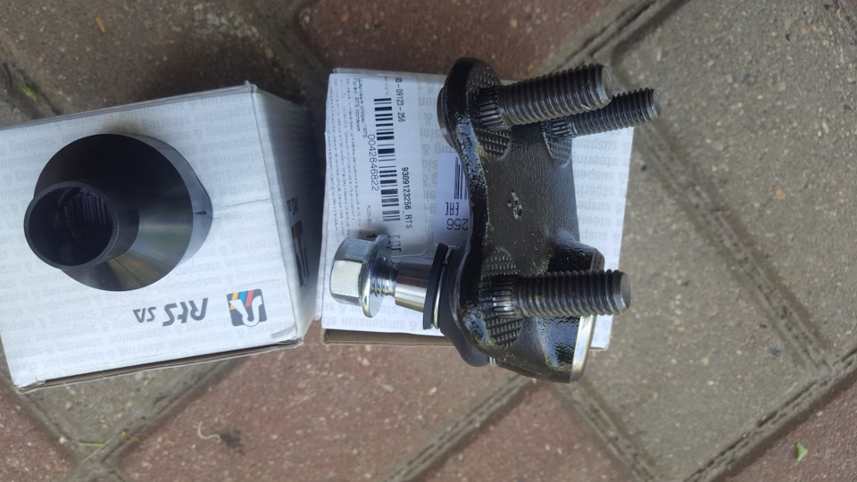 RTS Опора шаровая левая передней подвески  VW POLO/SKODA Fabia 9309123256 OE:6R0407365A EAN:8435130341761