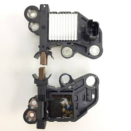 STARTVOLT Регулятор напряжения ген. для а/м Лада Largus (12-)/Renault Logan (04-) 1.4i/1.6i (тип BOSCH)  VRR0901 Аналог:0272220706 EAN:4680295119760